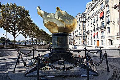 新月姬格斗《Type Lumina》对战演示 翡翠vs琥珀